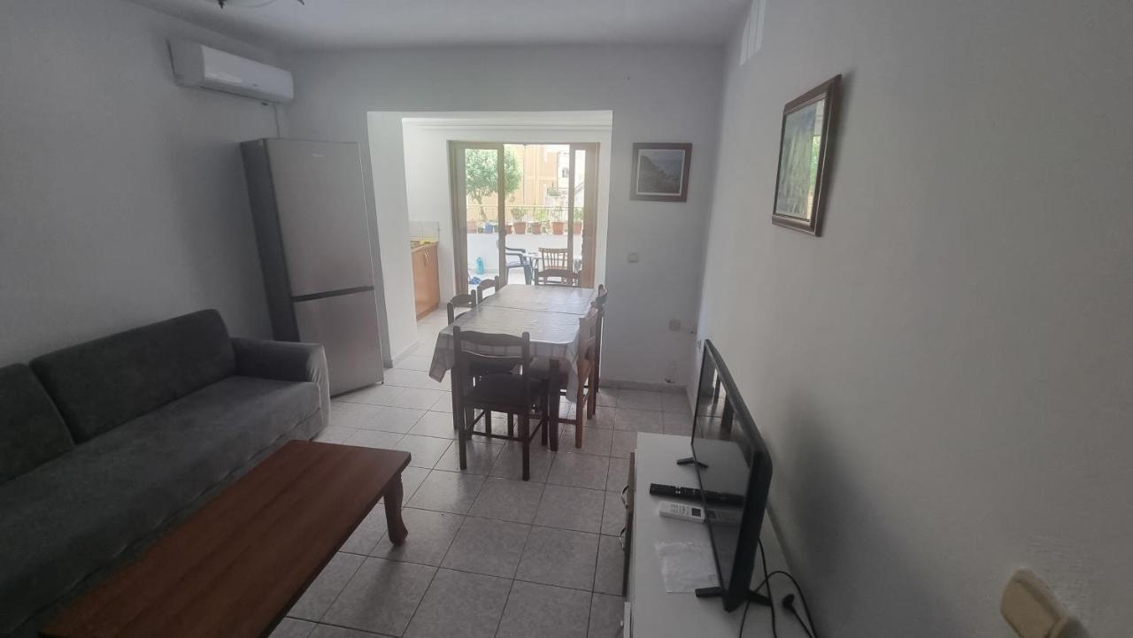 Teemo'S Apartments Sarandë Exterior foto
